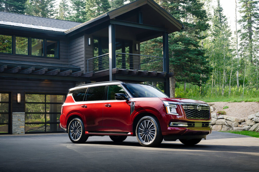 2025 Nissan Armada Side view