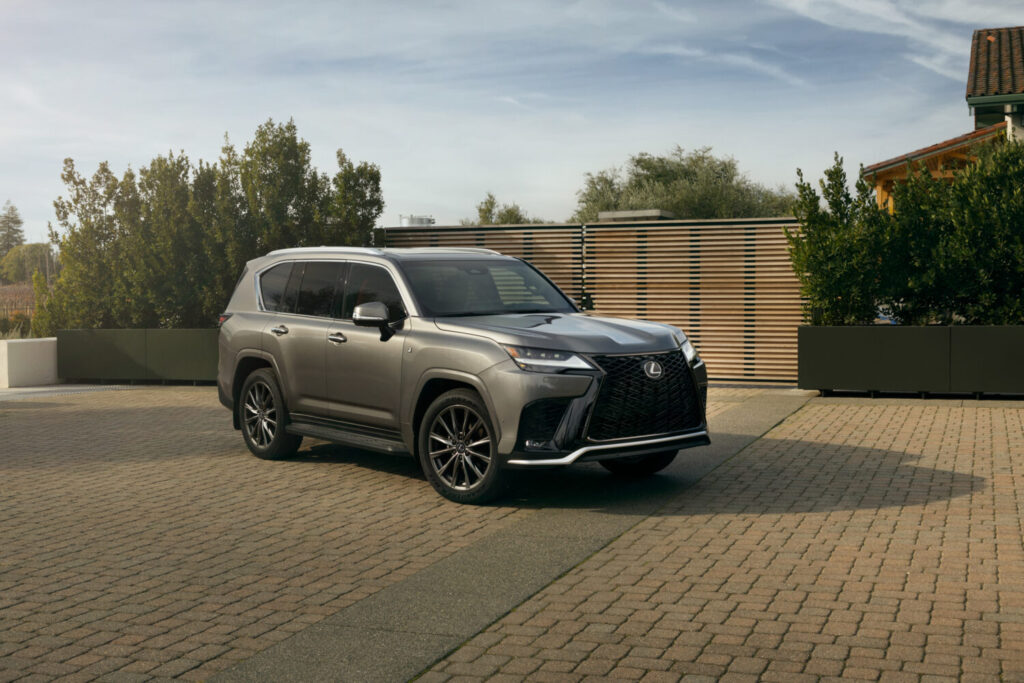 2025 Lexus LX 700h