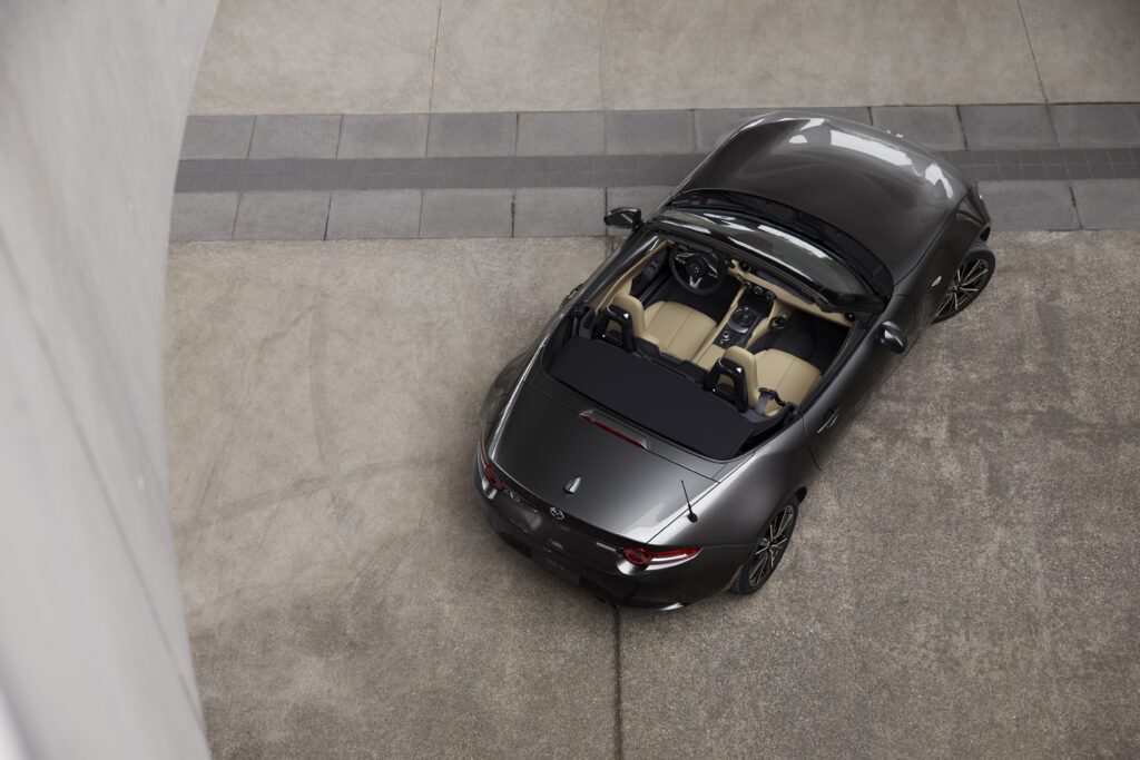 Mazda MX-5 Roof Top Down