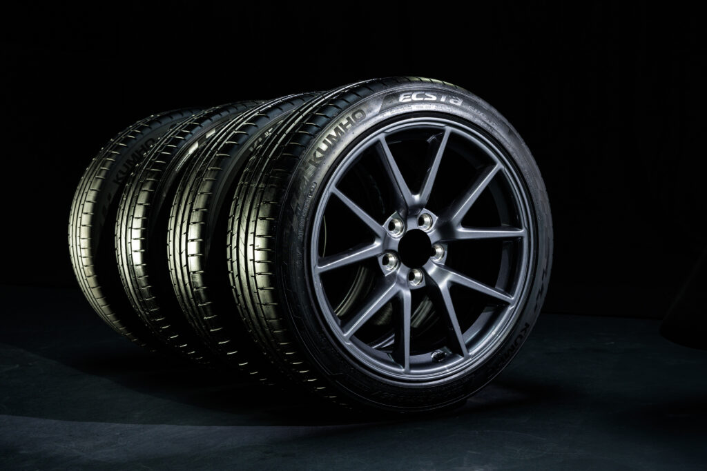 Kumho Ecsta Sport All-Season