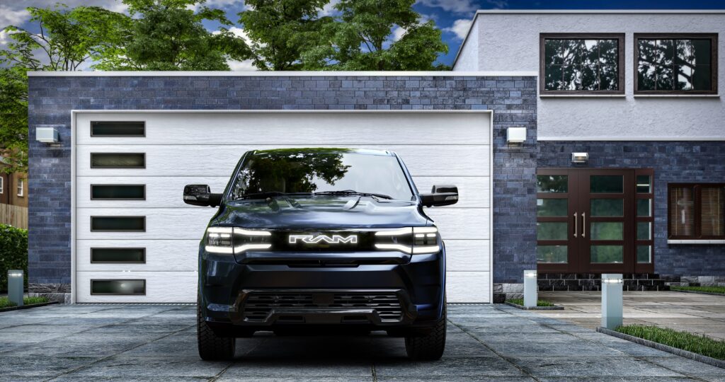 2025 Ram 1500 REV front