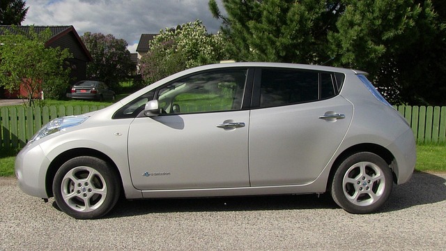 Nissan Leaf Silver Side Image