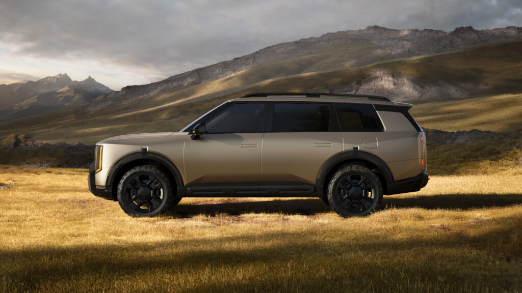 Signed view of the 2027 Kia Telluride X – Pro in an open field