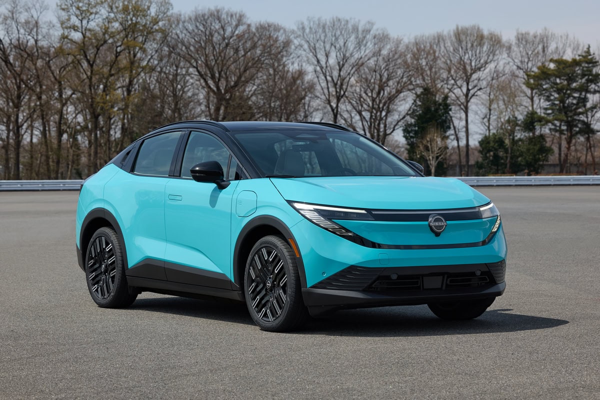 2026 Nissan Leaf front quarter