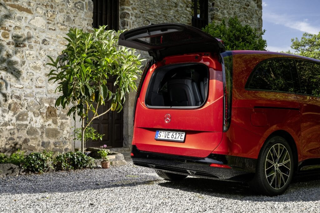 The all-new Mercedes-Benz VLE_Press Test Drive Bilbao, Spain (Mercedes-Benz VLE 400 4MATIC electric MANUFAKTUR patagonia red metallic | provisional figures: combined energy consumption: 22,1-19,8kWh/100 km | combined CO₂ emissions: 0 g/km | CO₂ class: A);Mercedes-Benz VLE 400 4MATIC electric MANUFAKTUR patagonia red metallic | provisional figures: combined energy consumption: 22,1-19,8kWh/100 km | combined CO₂ emissions: 0 g/km | CO₂ class: A*