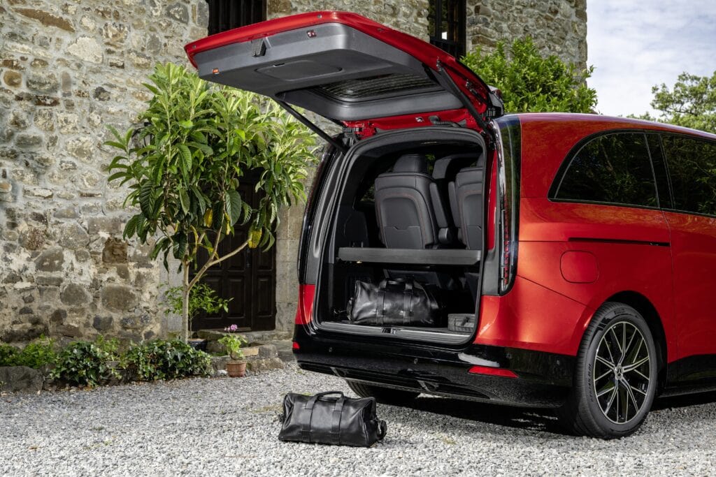 The all-new Mercedes-Benz VLE_Press Test Drive Bilbao, Spain (Mercedes-Benz VLE 400 4MATIC electric MANUFAKTUR patagonia red metallic | provisional figures: combined energy consumption: 22,1-19,8kWh/100 km | combined CO₂ emissions: 0 g/km | CO₂ class: A);Mercedes-Benz VLE 400 4MATIC electric MANUFAKTUR patagonia red metallic | provisional figures: combined energy consumption: 22,1-19,8kWh/100 km | combined CO₂ emissions: 0 g/km | CO₂ class: A*