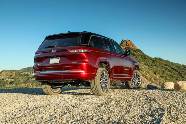 2026 Jeep Grand Cherokee rear three quarter image