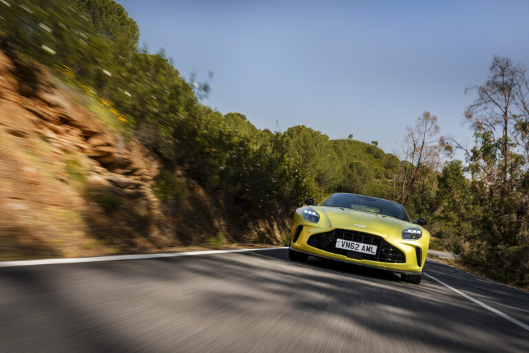 2025 Aston Martin vantage coupe