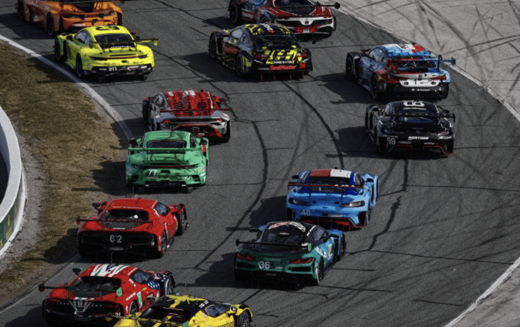 GTD & GTD Pro Classes Entering Turn 1