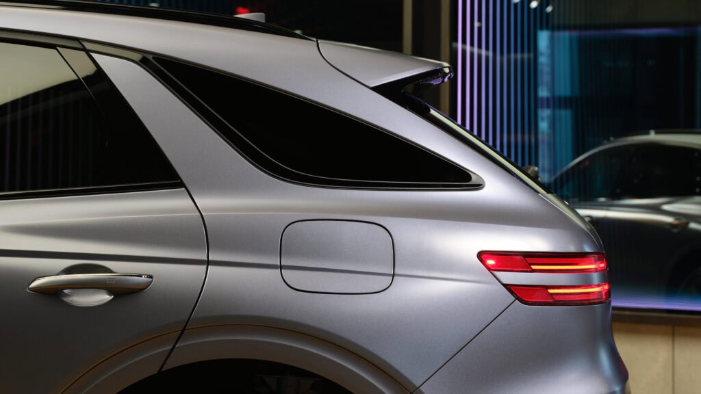 2027 Genesis GV70 Prestige Graphite Trim