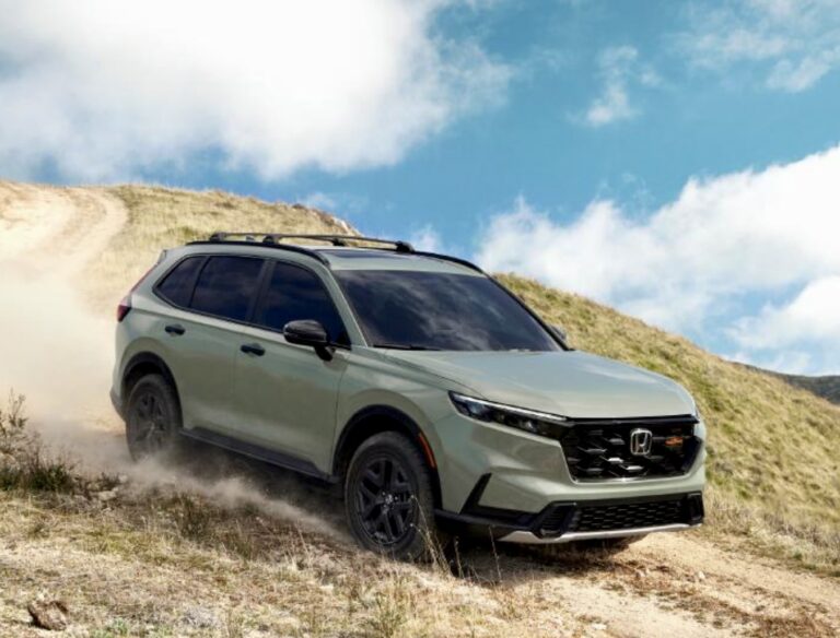 2026 Honda CR-V TrailSport Hybrid: The SUV That Thinks It’s a Land Rover (But Doesn’t Charge Like One)