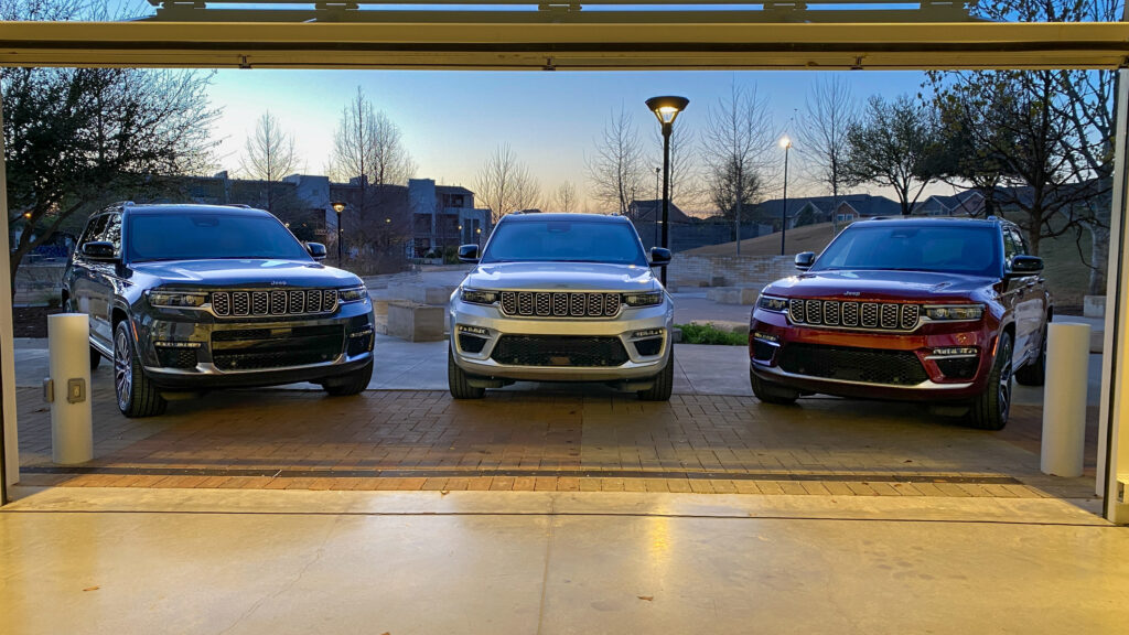 2024 Jeep® Grand Cherokee family (L to R): Grand Cherokee L Summit Reserve, Grand Cherokee Summit Reserve 4xe and Grand Cherokee Summit Reserve