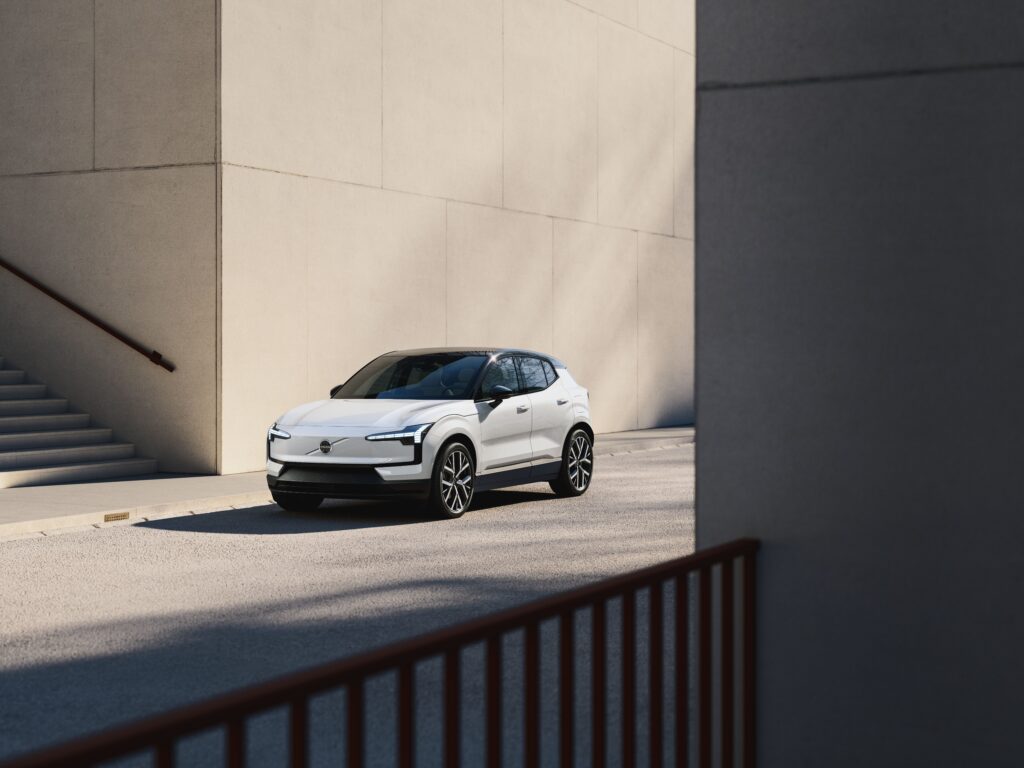 Exterior 3Q Front Volvo Ex30