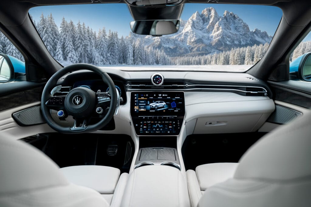 The interior of the Maserati Grecale Cristallo.