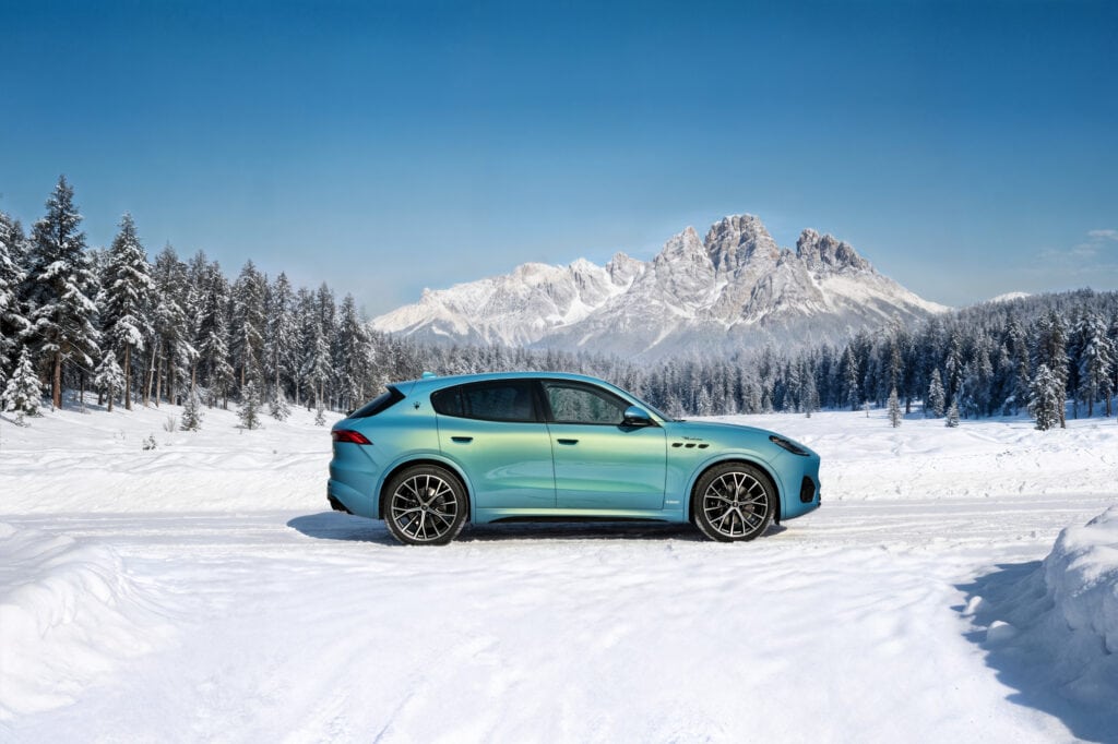 Maserati Grecale Cristallo on a snowy road