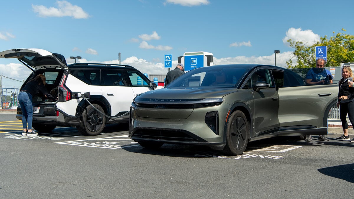 Recharging vehicles at EVGO on Operation Frodo EV