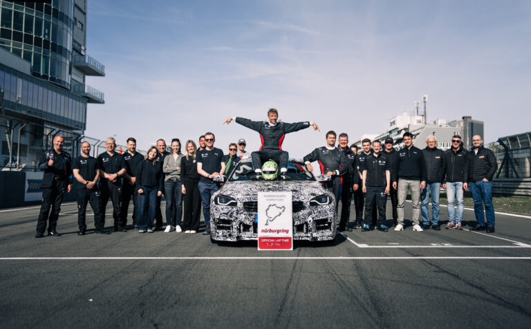 The BMW M2 CS sets a new record of 7:25.5 on the Nürburgring-Nordschleife