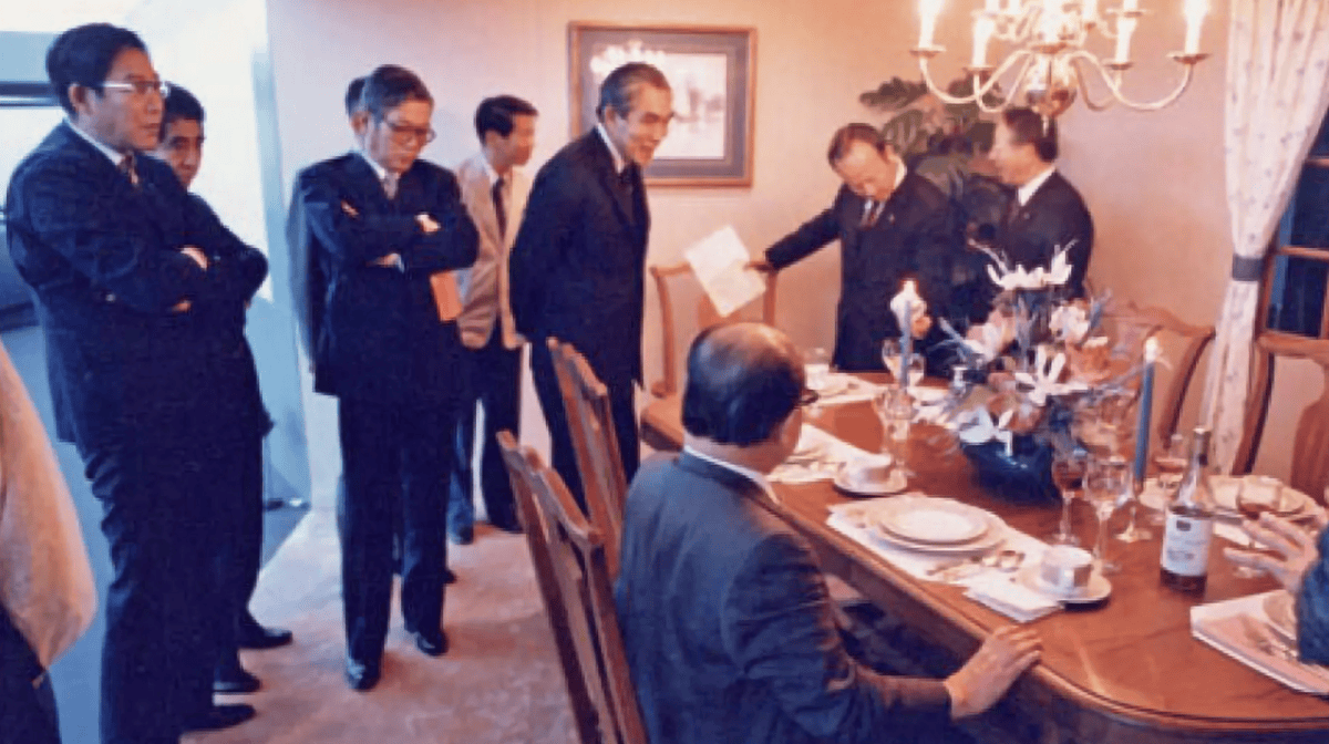 Toyota Executives Trying to Understand American Culture Through Their Dining Rooms