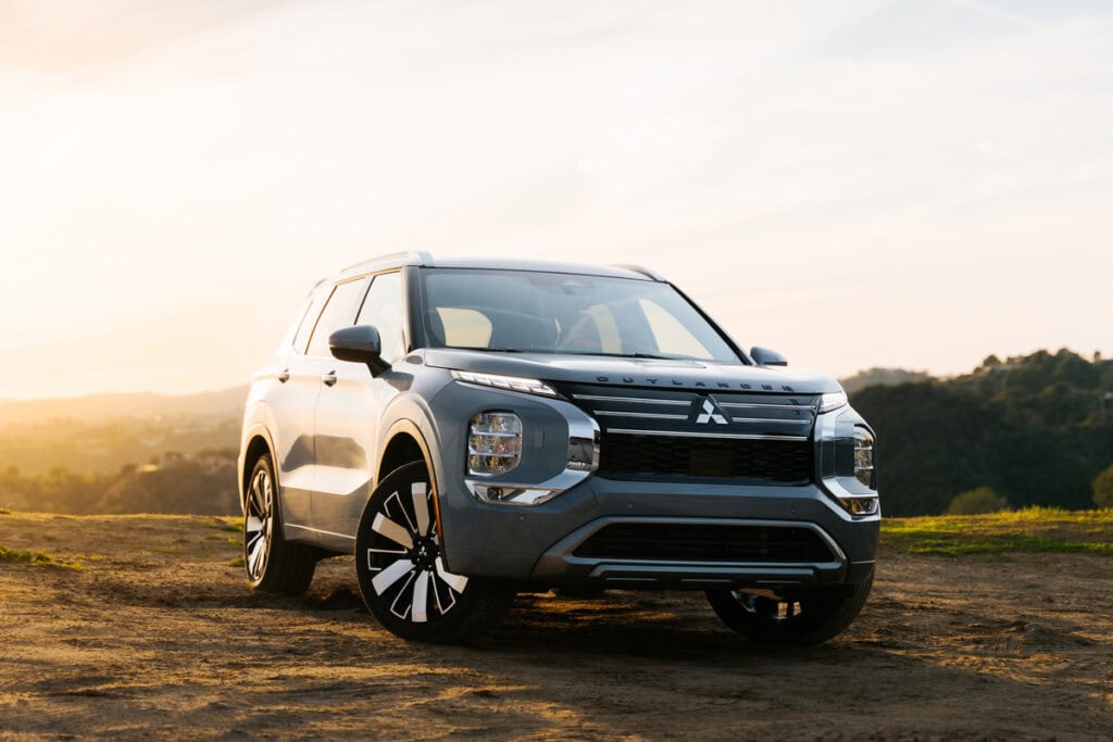 2026 Mitsubishi Outlander at sunset