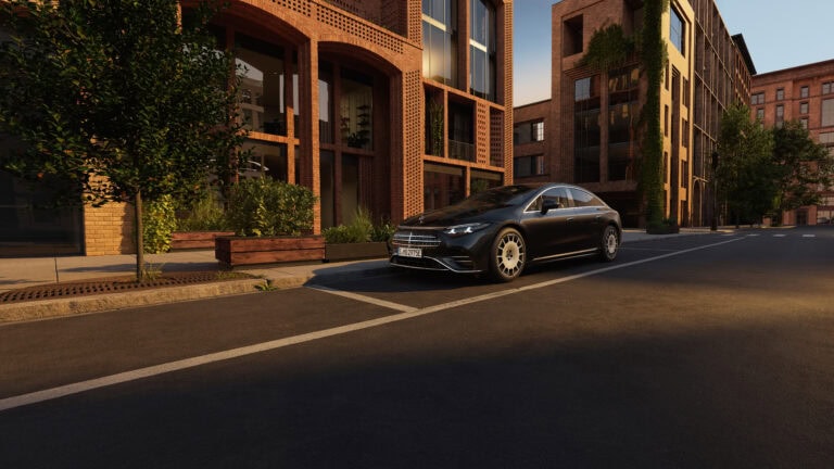 Mercedes-Benz EQS 580 4MATIC Lack: MANUFAKTUR black sparkling Innen: Exclusiv Nappa macchiatobeige / spacegrey