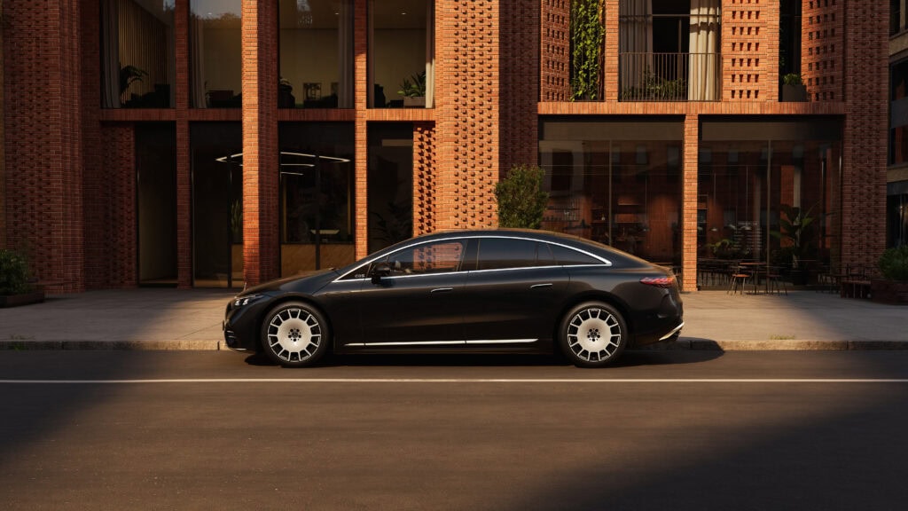 Mercedes-Benz EQS 580 4MATIC
Lack: MANUFAKTUR black sparkling
Innen: Exclusiv Nappa macchiatobeige / spacegrey