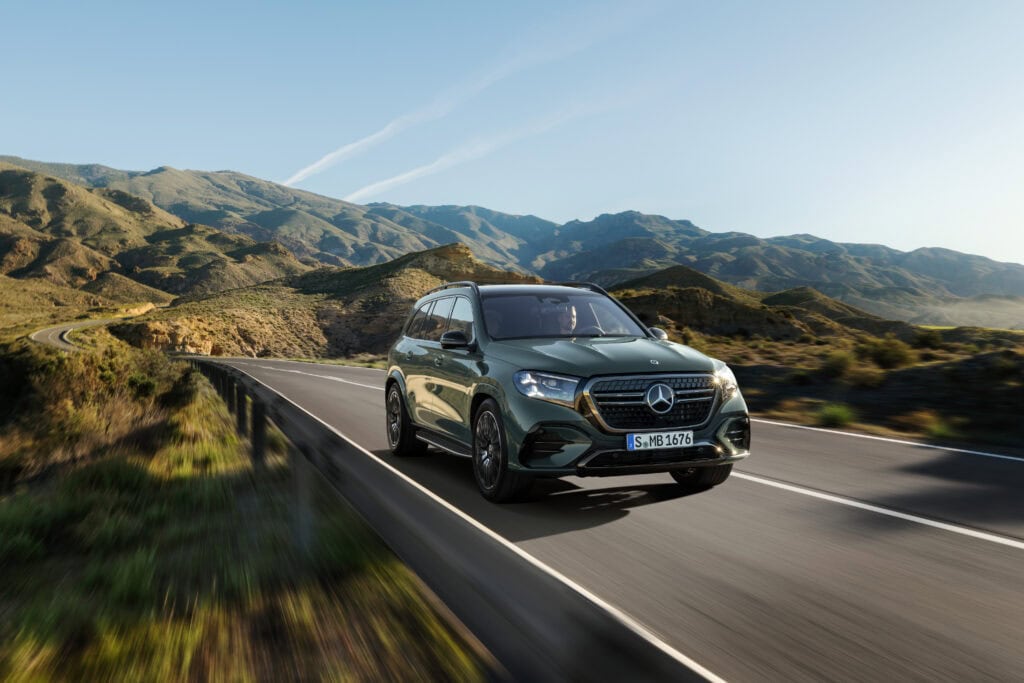 The new Mercedes-Benz GLS Exterior: DARK PETROL
Interior: MANUFAKTUR nappa leather truffle brown