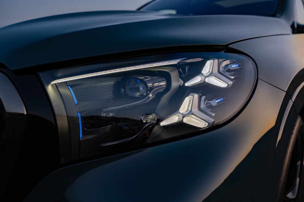 The new Mercedes-Benz GLS, 2026.

Exterior: DARK PETROL
Interior: MANUFAKTUR nappa leather truffle brown